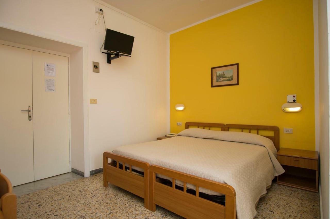 Delfino Hotel Marina di Camerota Luaran gambar