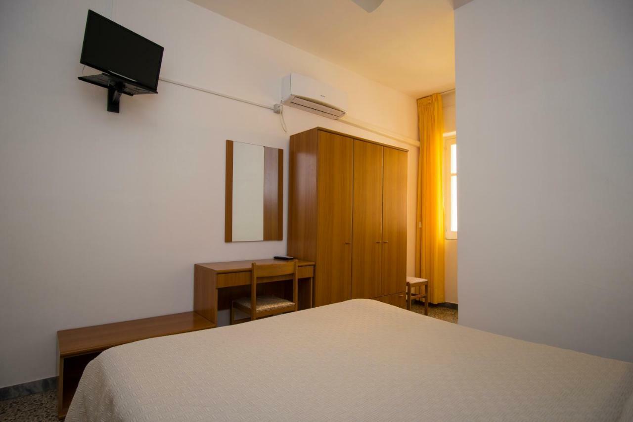 Delfino Hotel Marina di Camerota Luaran gambar