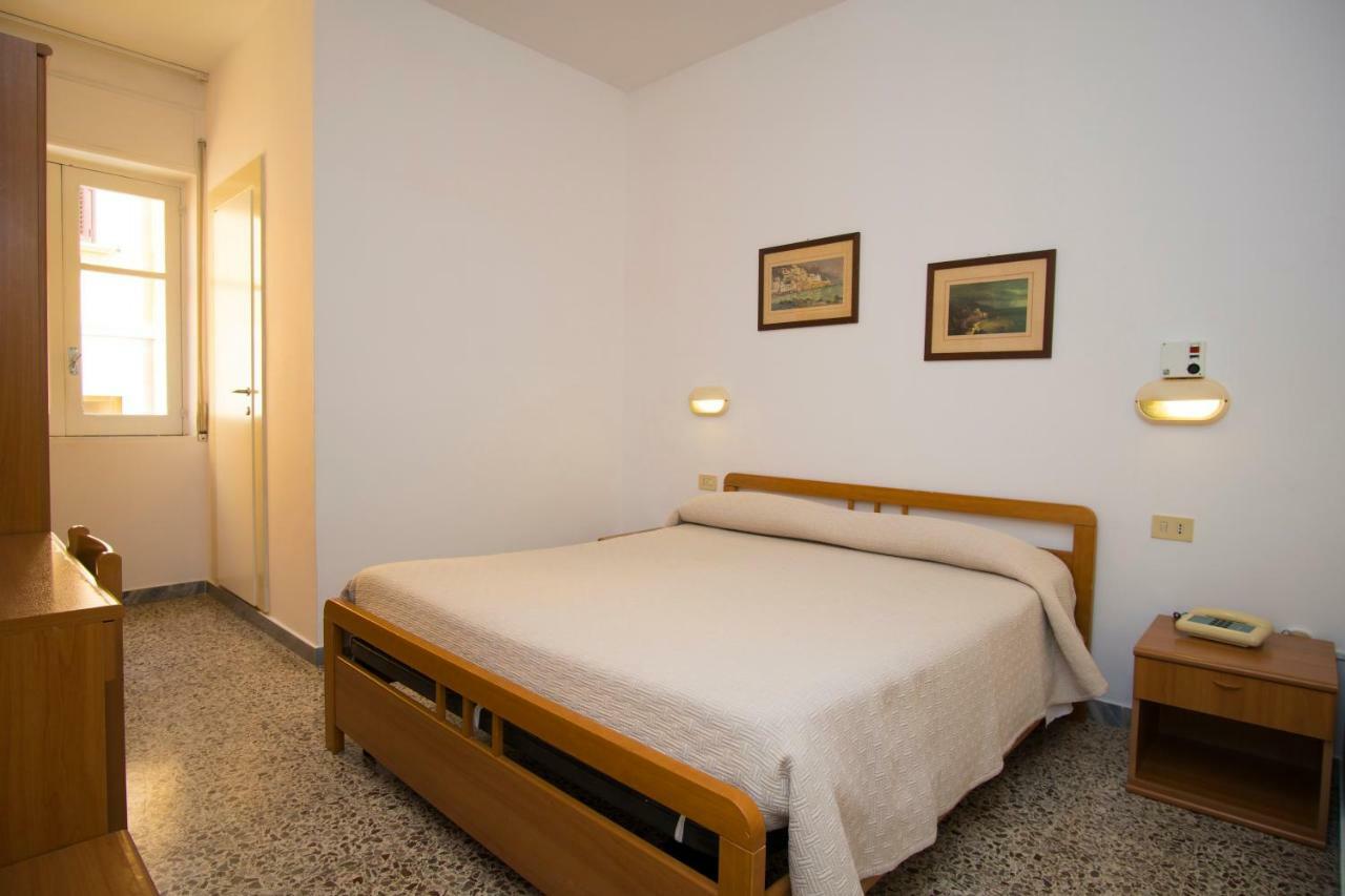 Delfino Hotel Marina di Camerota Luaran gambar